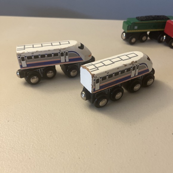 Wooden Magnetic Train Car Lot Of 5 Unbranded See Pictures - Picture 5 of 9